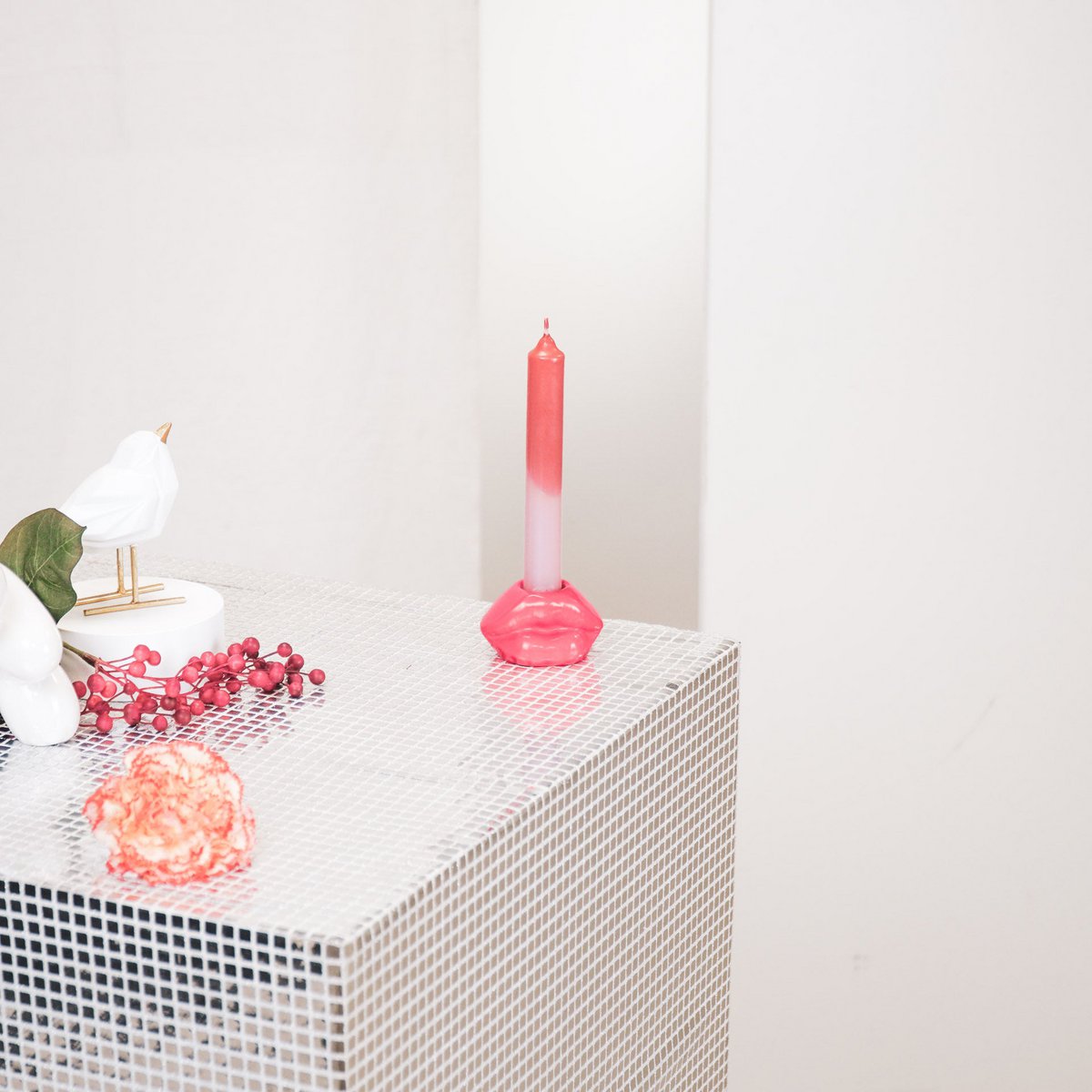 Housevitamin Lips Don't Lie Kandelaar - Neon Roze - 7x5,5x4cm