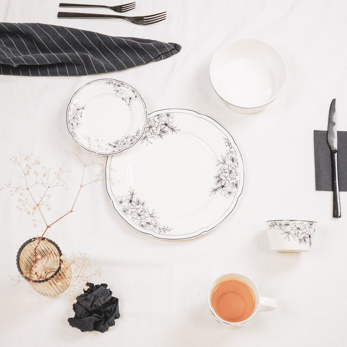 Bord - Les Fleurs - Newbone China - 26x26x1,5cm