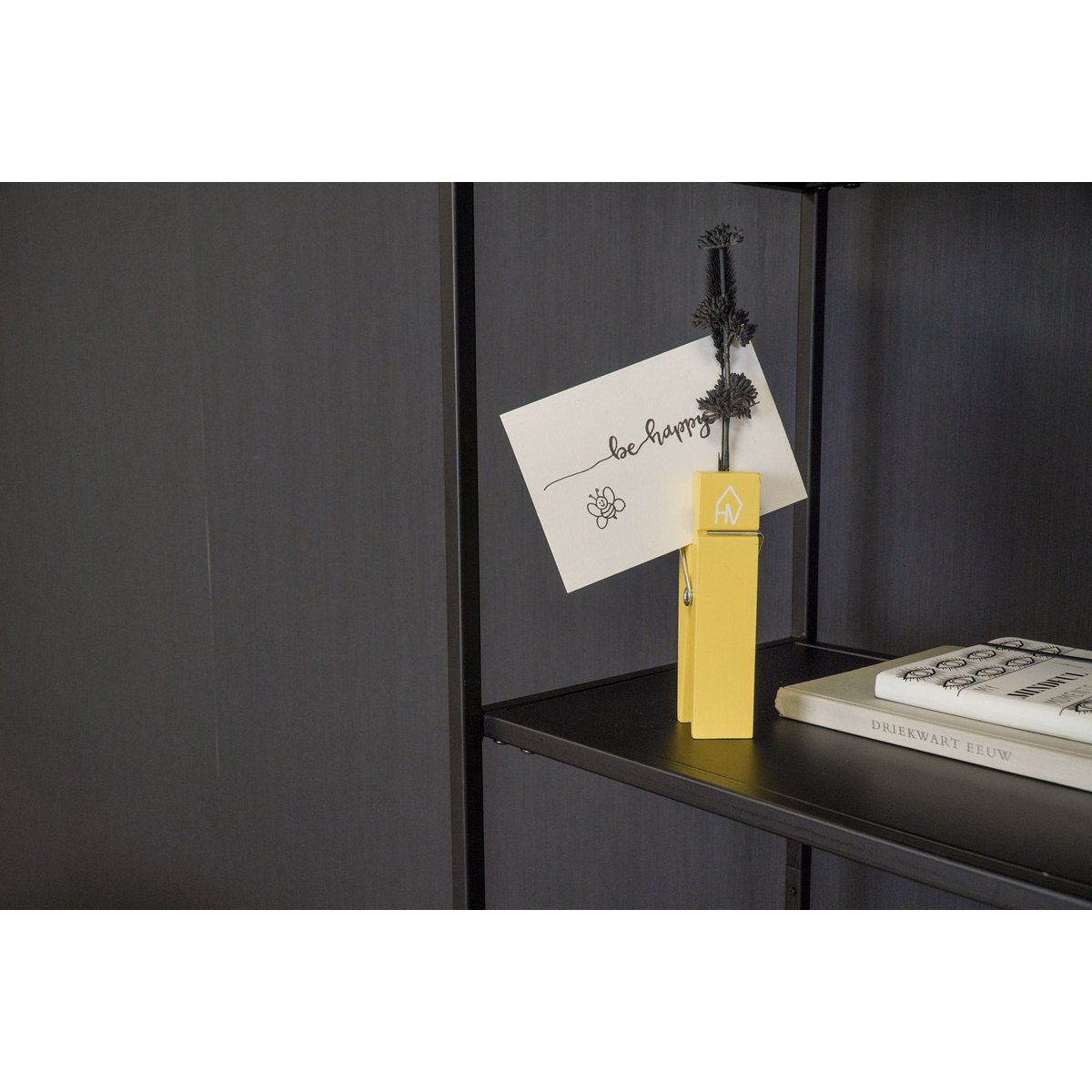 Ornament - Clip Kaarthouder - Hout - Neon Geel - 4x15cm