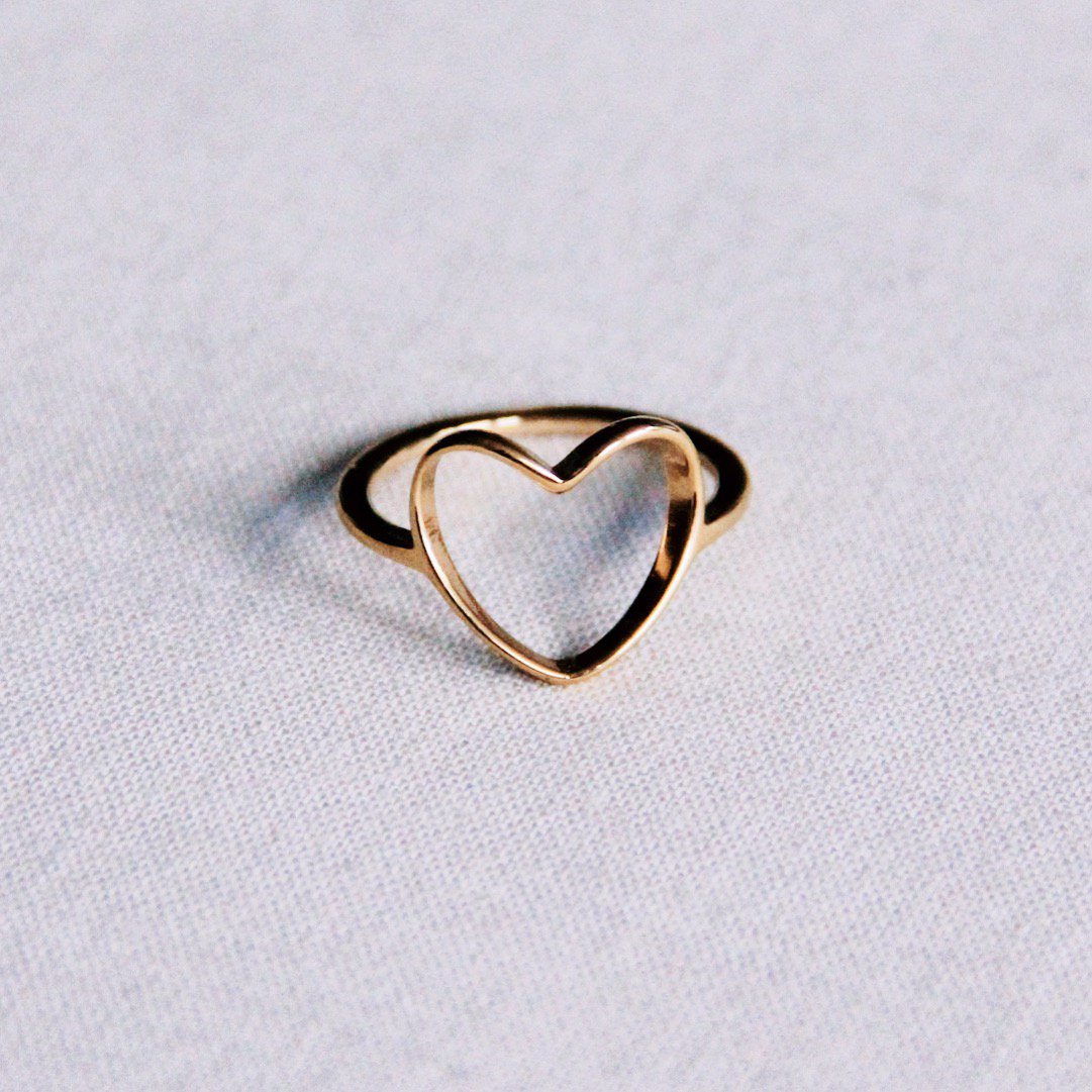 Stalen ring met open hart - goud