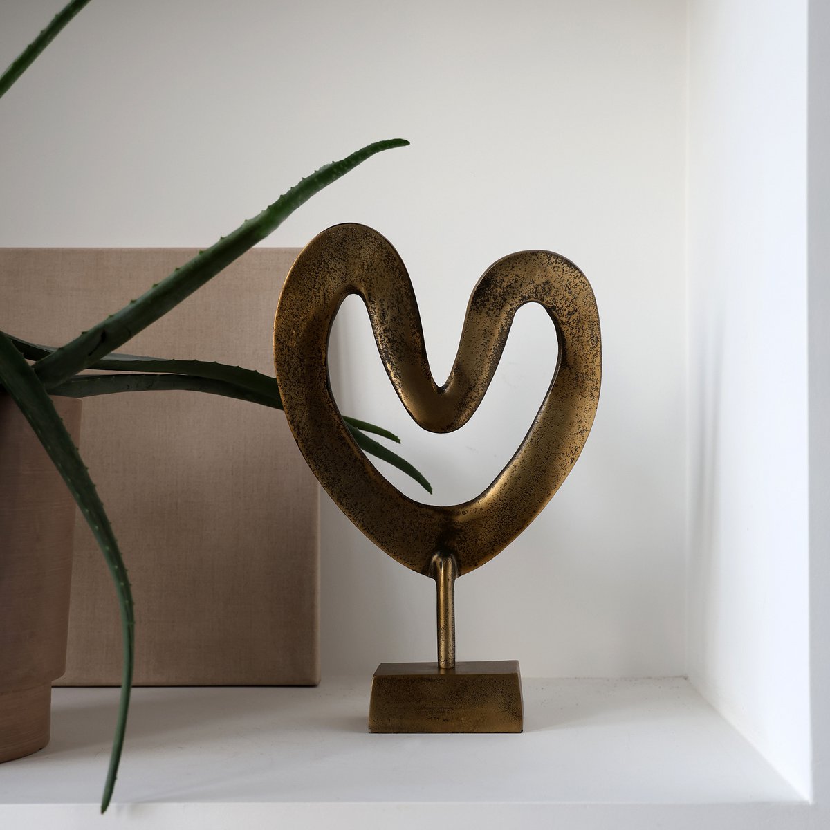 sculptuur Casa Nova aged brass
