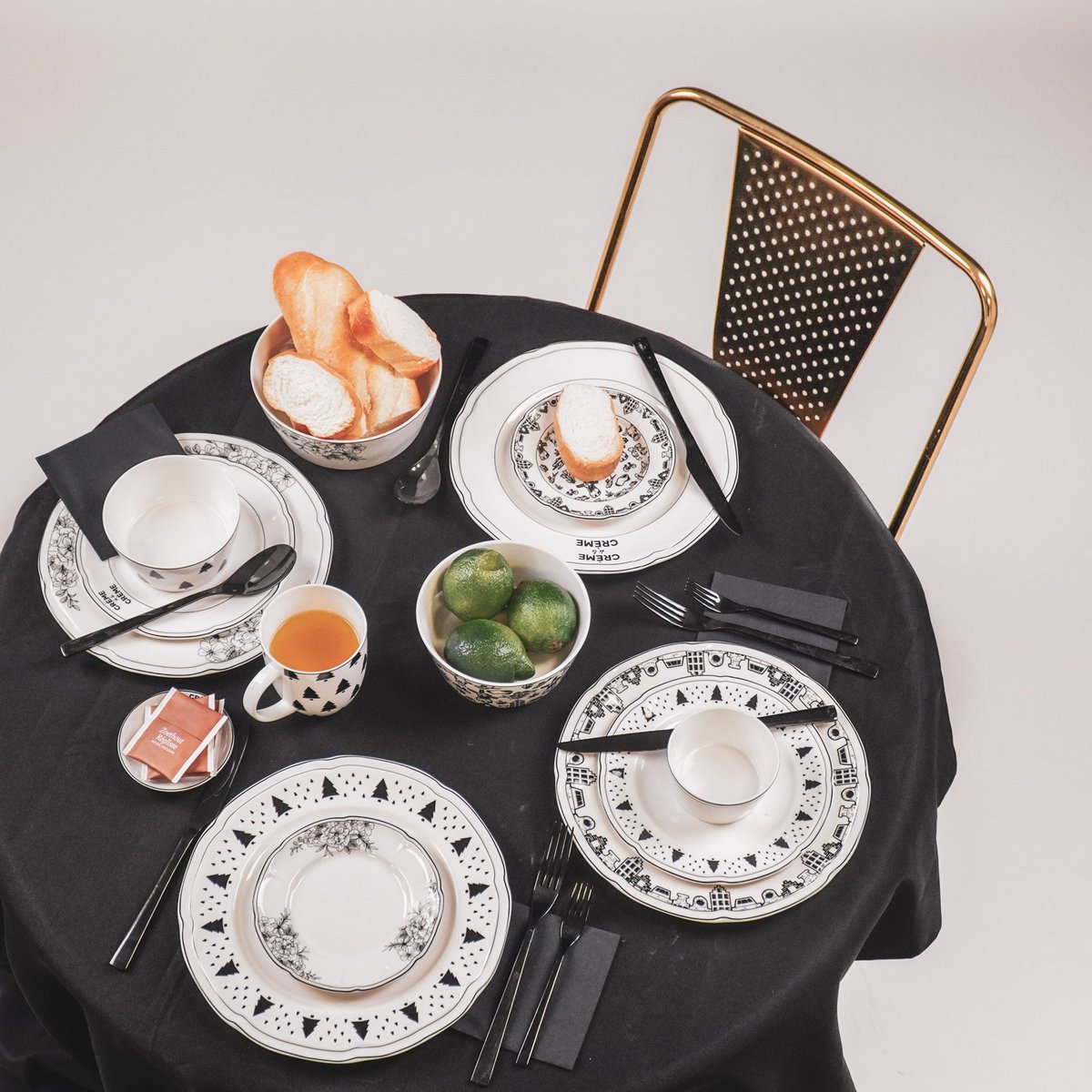 Bord - Dutch Black - Newbone China - 26x26x1,5cm