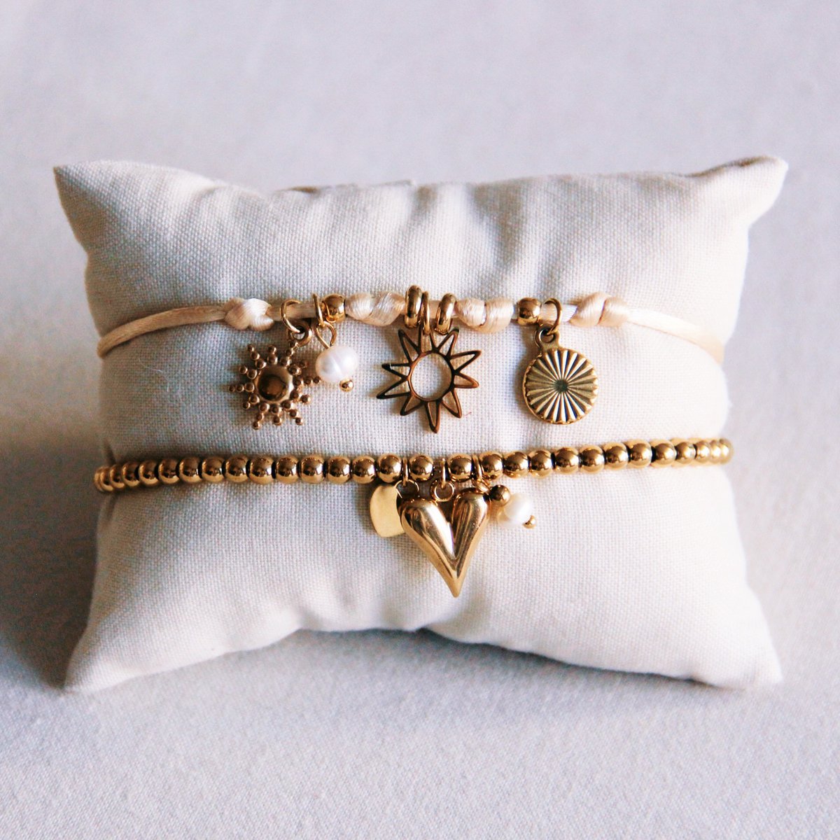 Kralen armband met harten en mini -parel