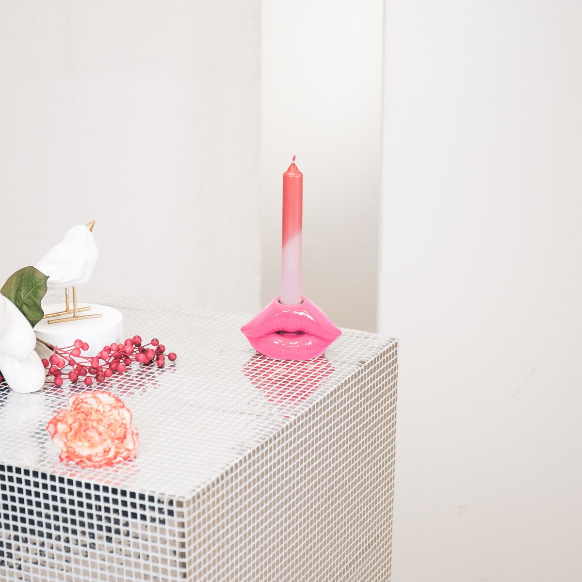 Housevitamin Lips Don't Lie Kandelaar - Neon Roze - 10,5x6,5x5,5cm